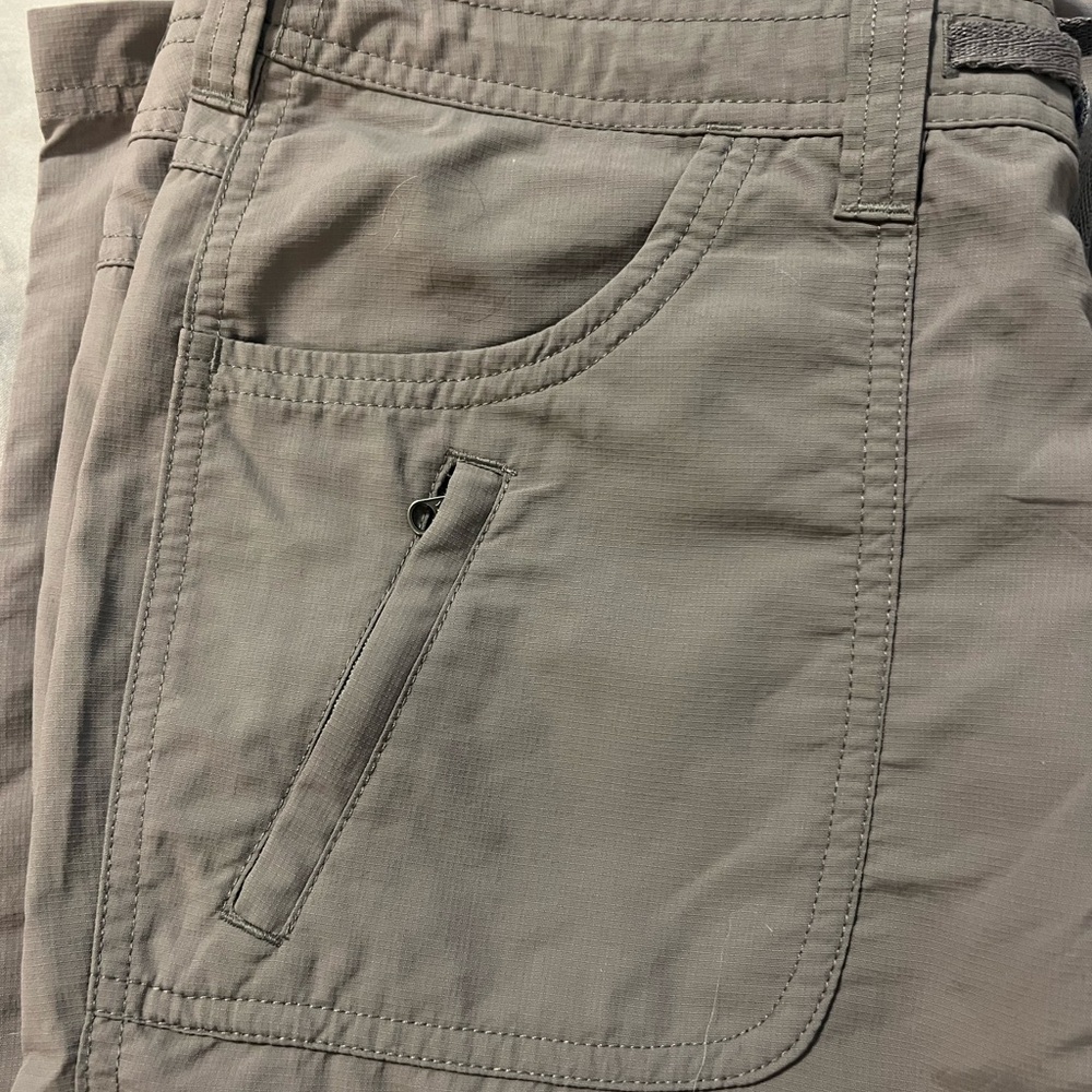 The North Face | Convertible Zip Off Hiking Pants - Picture 10 of 12